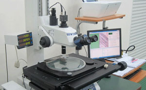 Measuring microscope