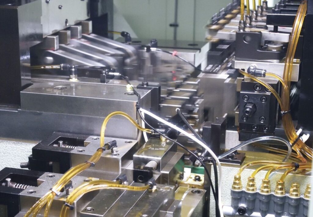 Heading processing machine (die & blow processing)