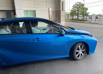 トヨタMIRAI(水素自動車)